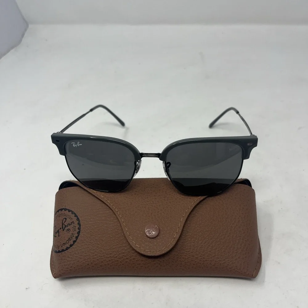 Ray-Ban RB4416-F New Clubmaster 6653/B1 Sunglasses 55-20 Gray Black w/ Case
